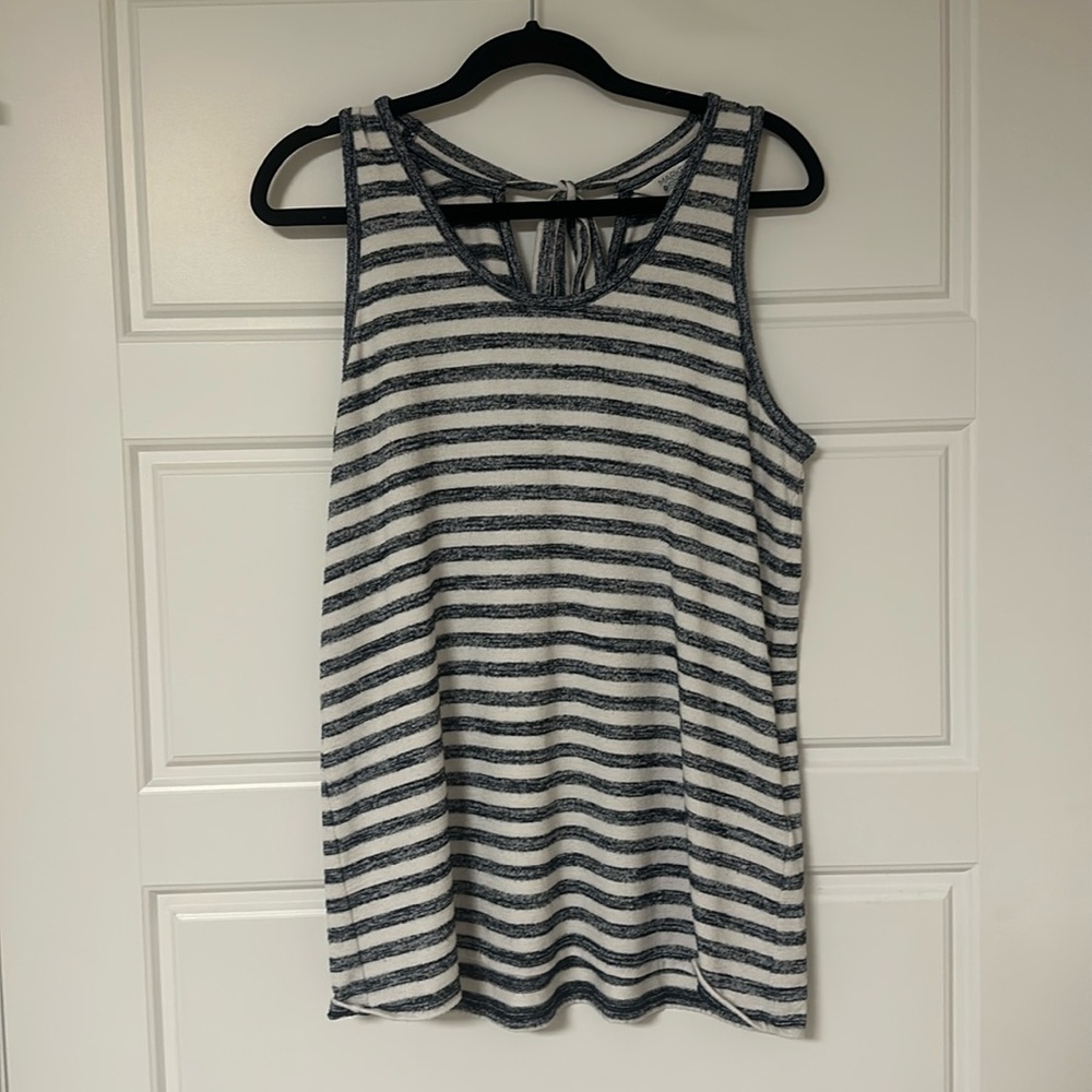 Market & Spruce Lexi Striped tie back tank top    Navy and White   Size L